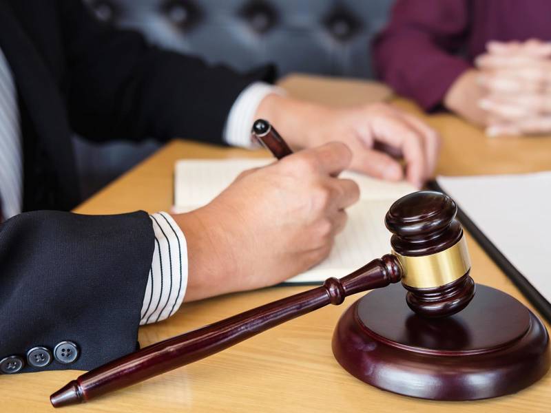 深圳劳动合同律师解读：签订劳动合同后辞退员工是否要赔偿