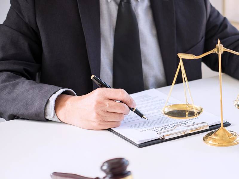 深圳劳动合同律师解读：没签劳动合同被裁员是否有补偿