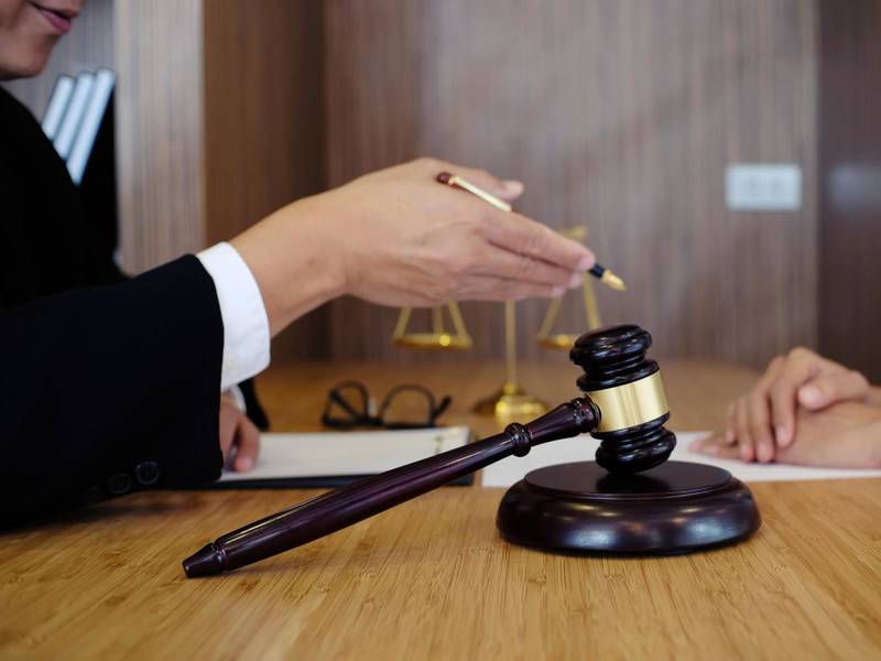 深圳劳动法律师解读：劳动法下补偿金条款的多元考量与实践
